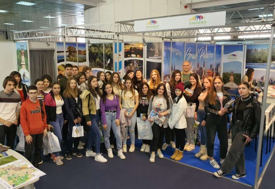 Pančevački srednjoškolci posetili Sajmu turizma u Beogradu